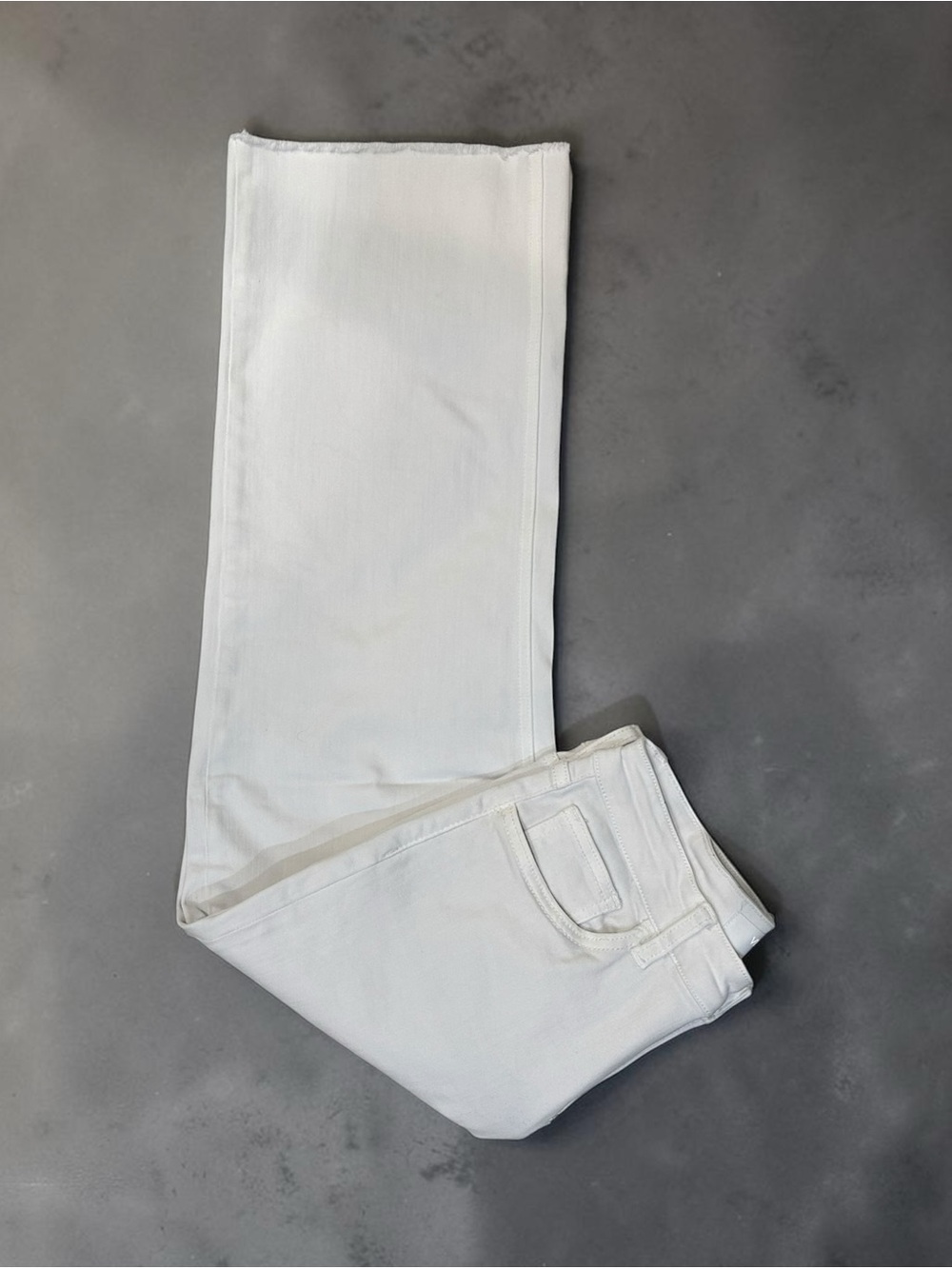 Vervet Blue High Rise Jeans Size 27, Wide Leg, 26.5” Inseam - Raw Hem - Picture 3 of 4